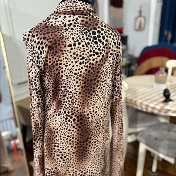 Isabella Rodriguez Leopard Print Soft Robe - Picture 6 of 9